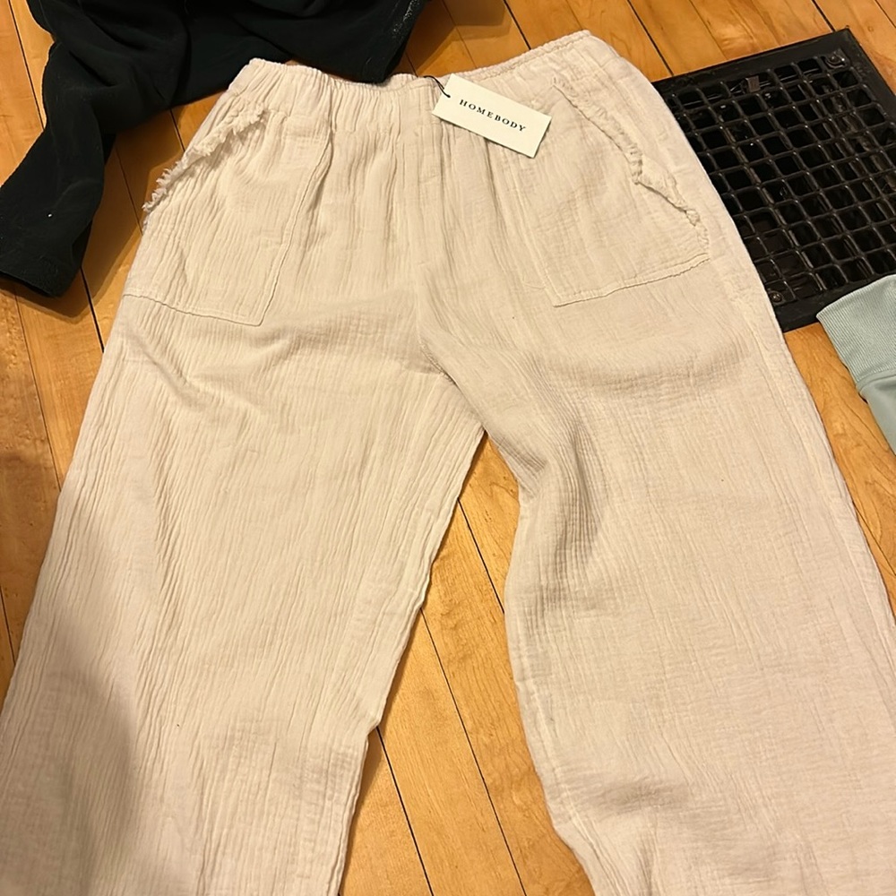 Local store New with tags white linen pants. Size large